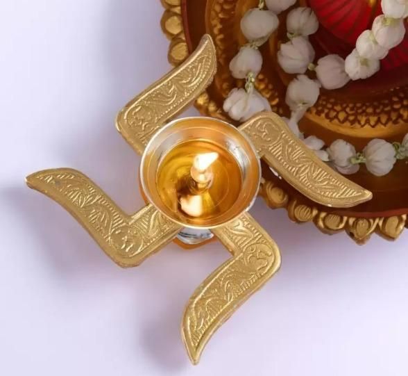 Divine Swastik Brass Diya – Traditional Puja Diya with Elegant Swastik Design for Diwali, Pooja, Festivals & Home Decoration