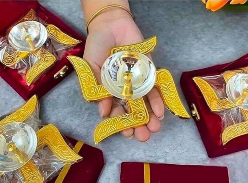 Divine Swastik Brass Diya – Traditional Puja Diya with Elegant Swastik Design for Diwali, Pooja, Festivals & Home Decoration